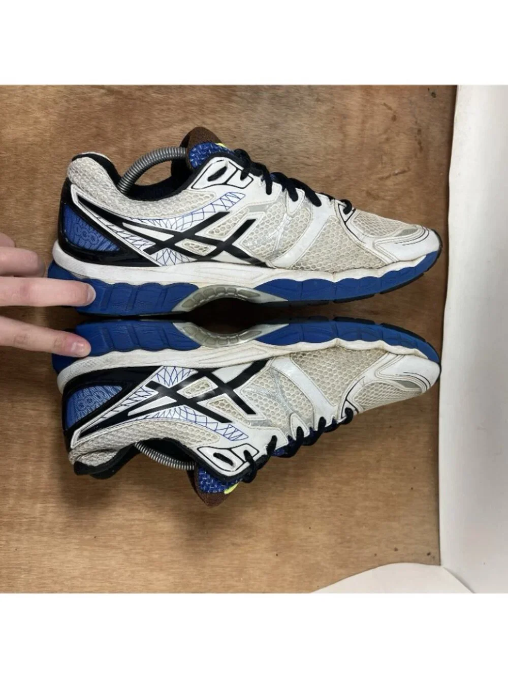 Asics Gel Nimbus 16 T435N Men’s Size 12 White Black Blue Running Shoes